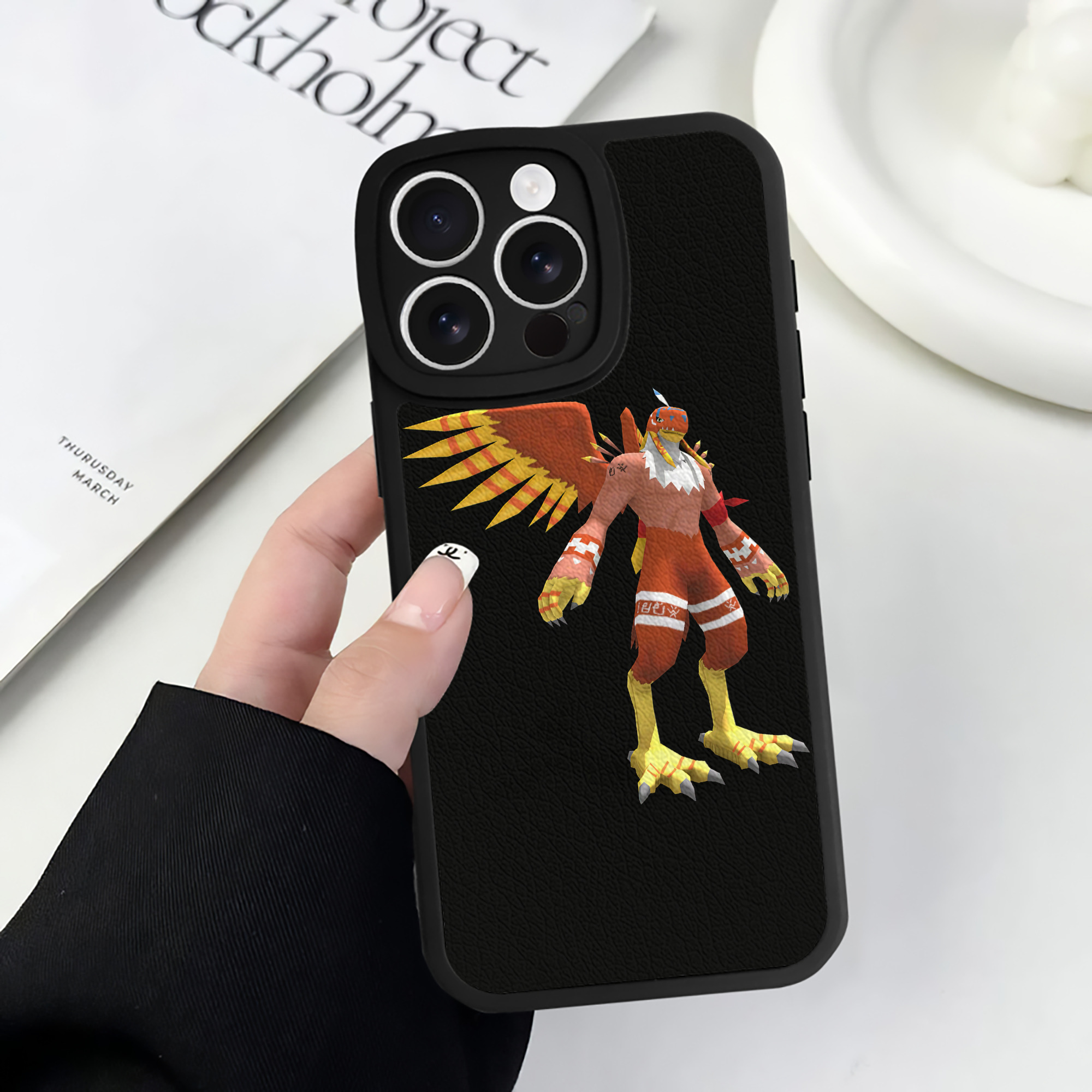 （画像用） Digimon デジタルモンスター/デジモン 【iPhone 16シリーズ対応】シリコンスマホケース（レザー調） 材質：シリコン